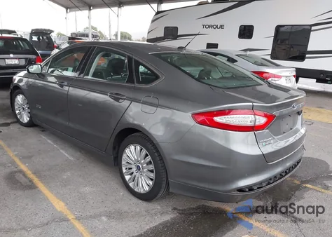 2014 Ford Fusion Energi Se Luxury z USA, uszkodzony, nr VIN 3FA6P0PU1ER269314